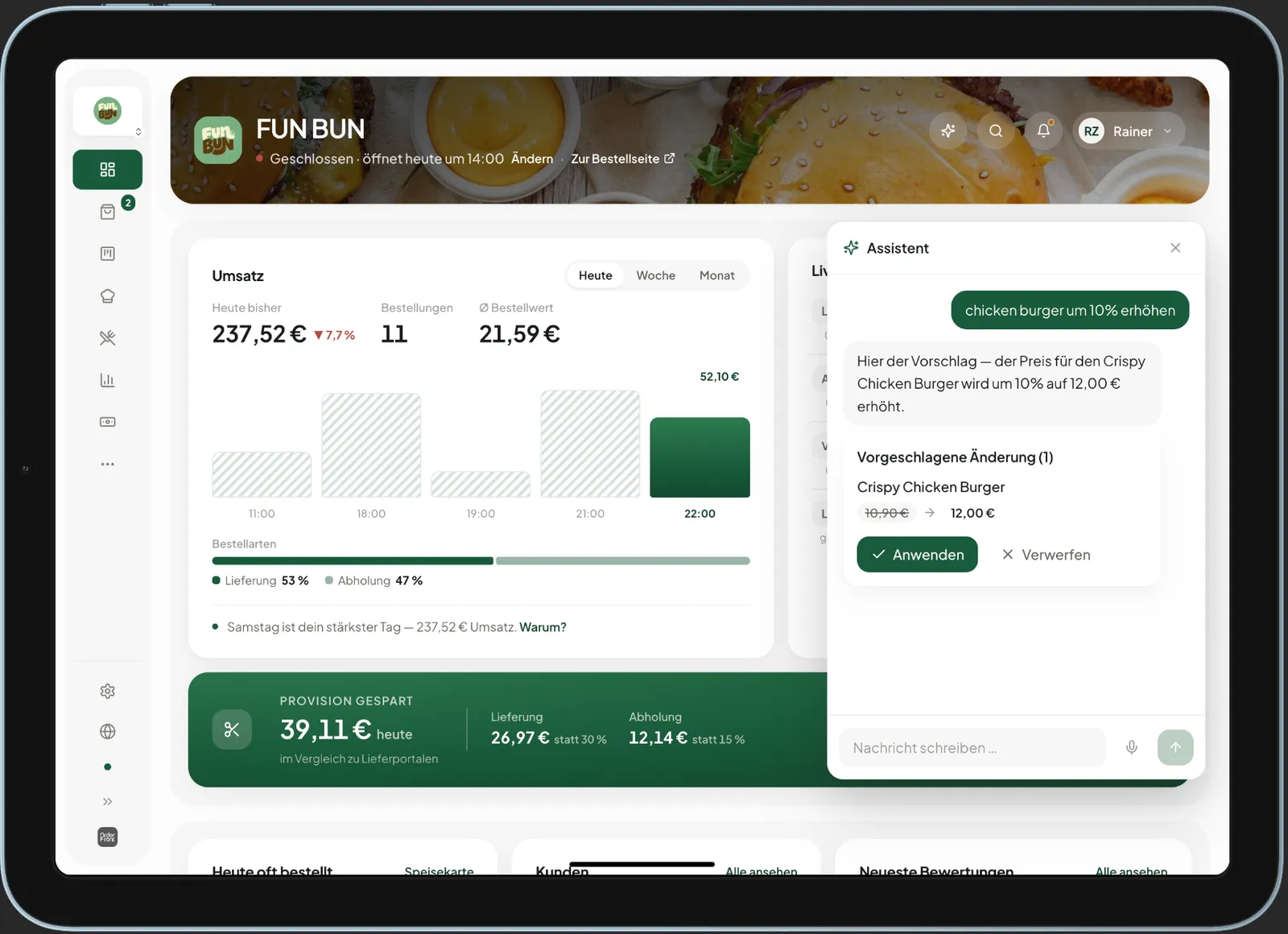 KI-Assistent im Dashboard schlägt eine Preisänderung vor, die per Klick übernommen wird